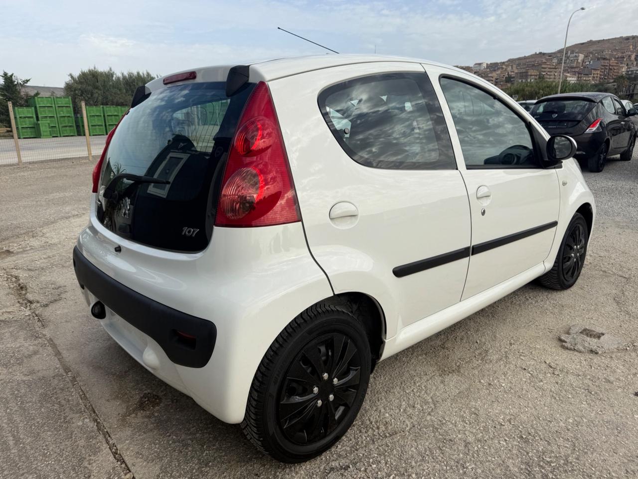 Peugeot 107 1.0 68CV 5p. Desir