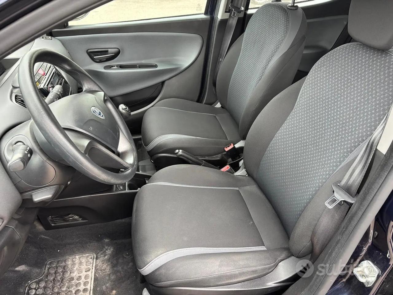 Lancia Ypsilon 1.2 Silver 69cv