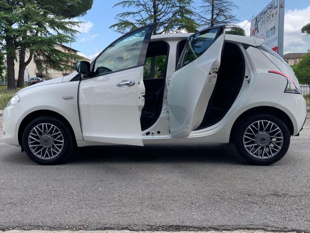 LANCIA Ypsilon 1.2 69 CV 5 porte Silver