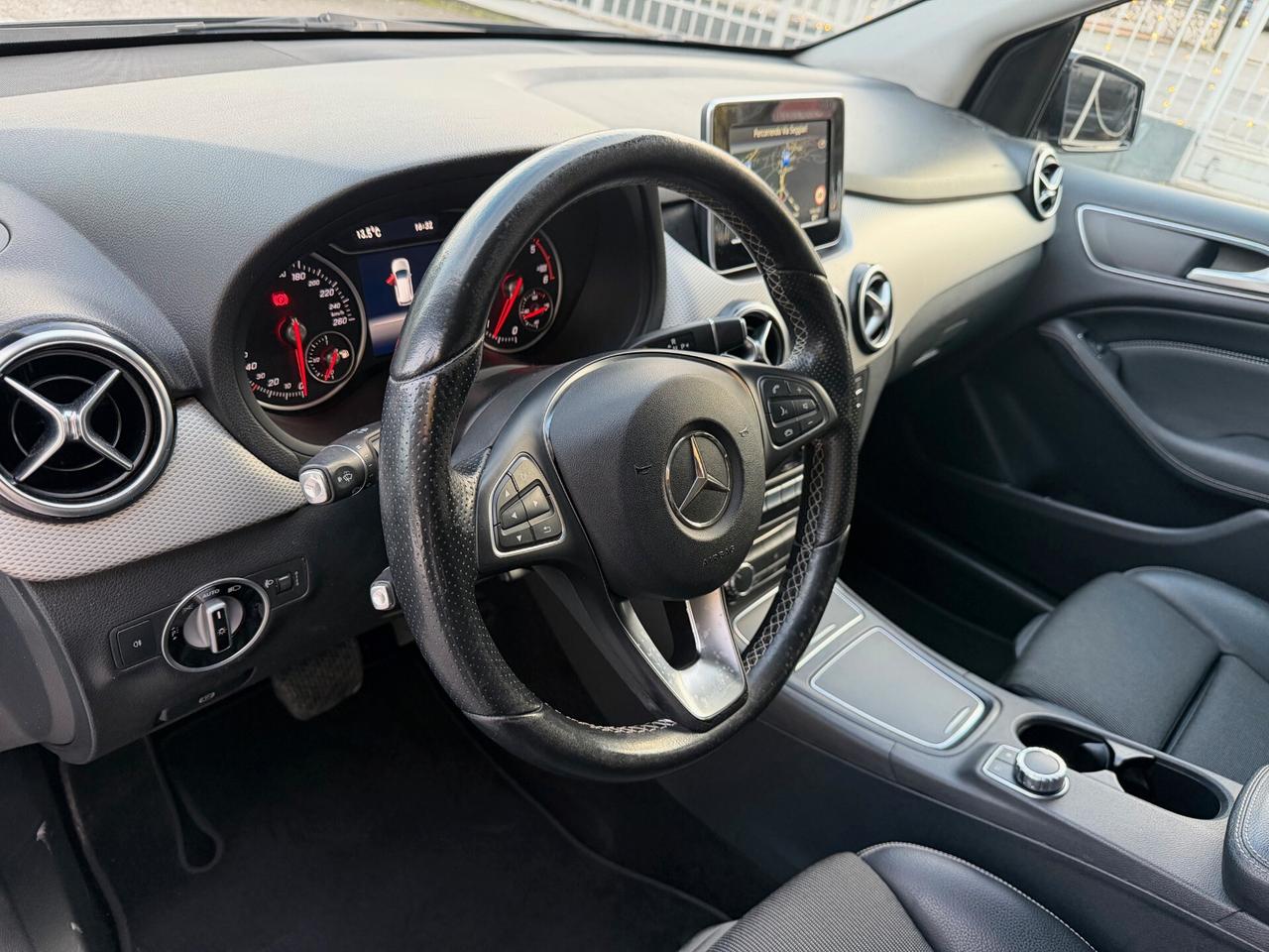 Mercedes-benz B 200d 136CV Automatic Sport