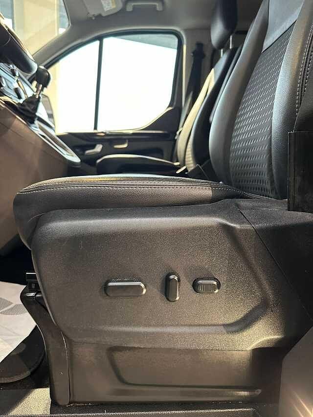 Ford Tourneo Custom 320 2.0 EcoBlue 150CV MHEV PC Sport