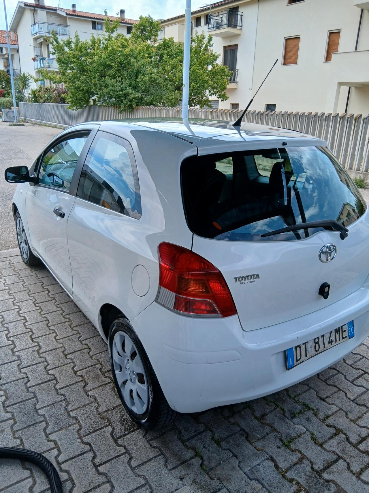 Toyota Yaris 1.0 3 porte