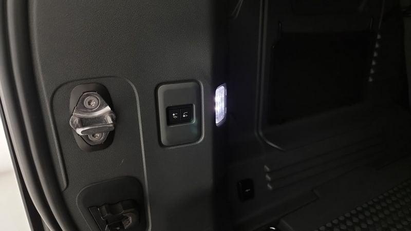 Land Rover Defender 110 3.0D I6 250 CV AWD Auto SE