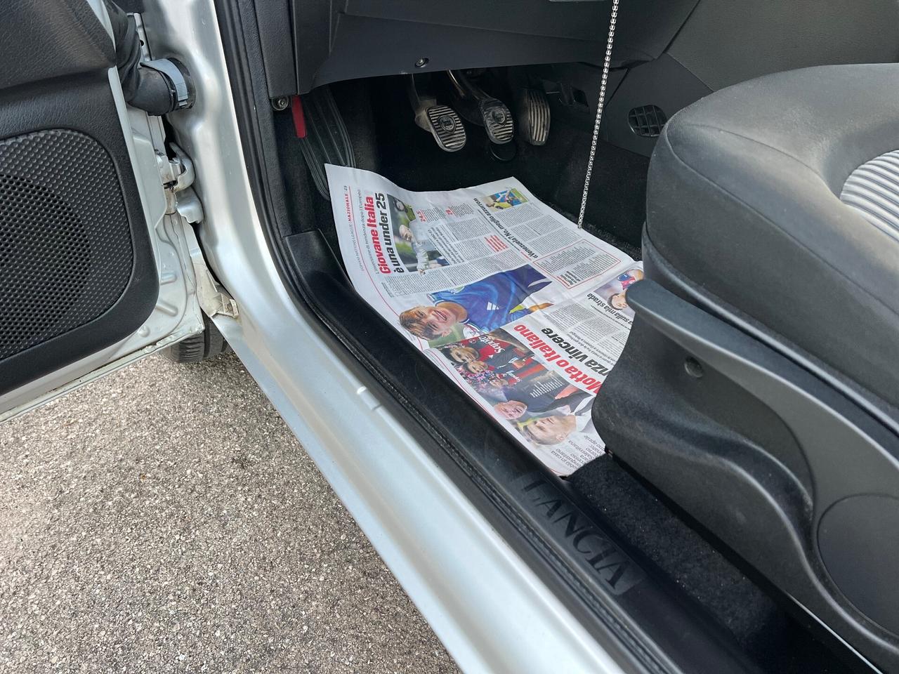 Lancia Ypsilon 1.3 MJT 90 CV Platino