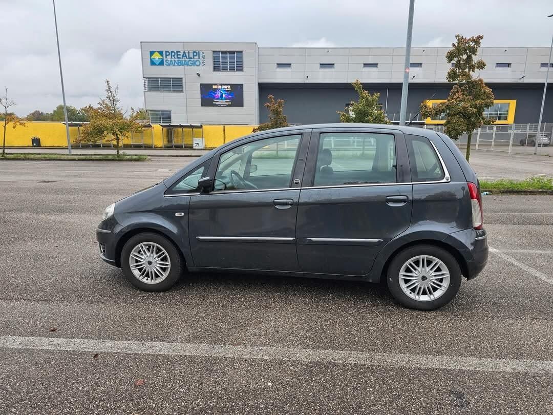 Lancia MUSA 1.4 Argento Ecochic GPL