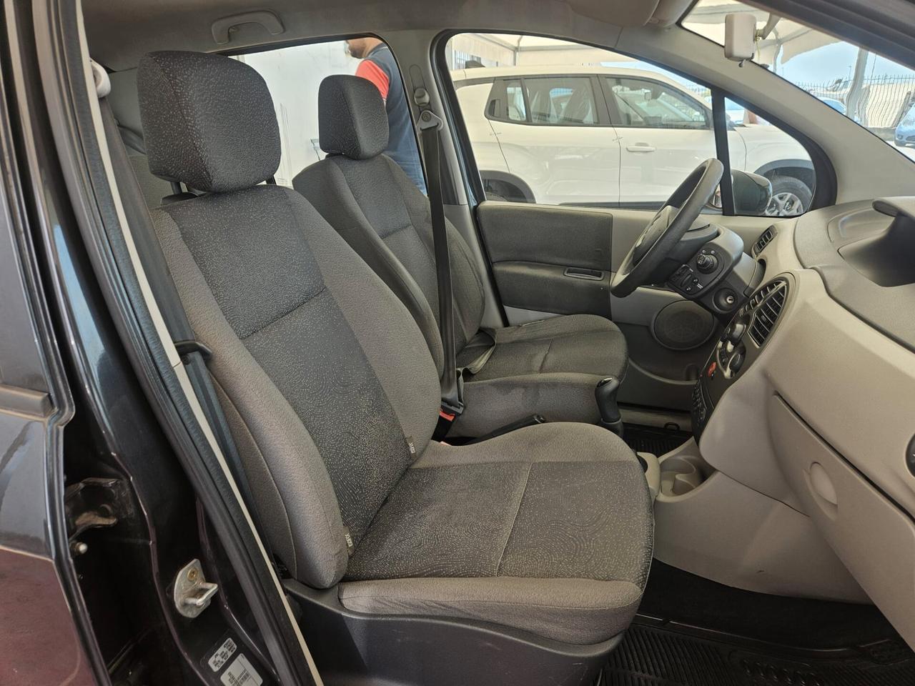 Renault Modus 1.2 16V Luxe Privilège
