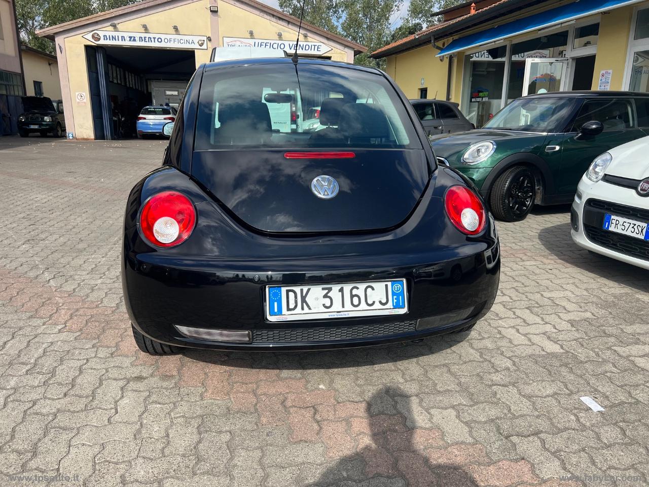 VOLKSWAGEN New Beetle 1.6