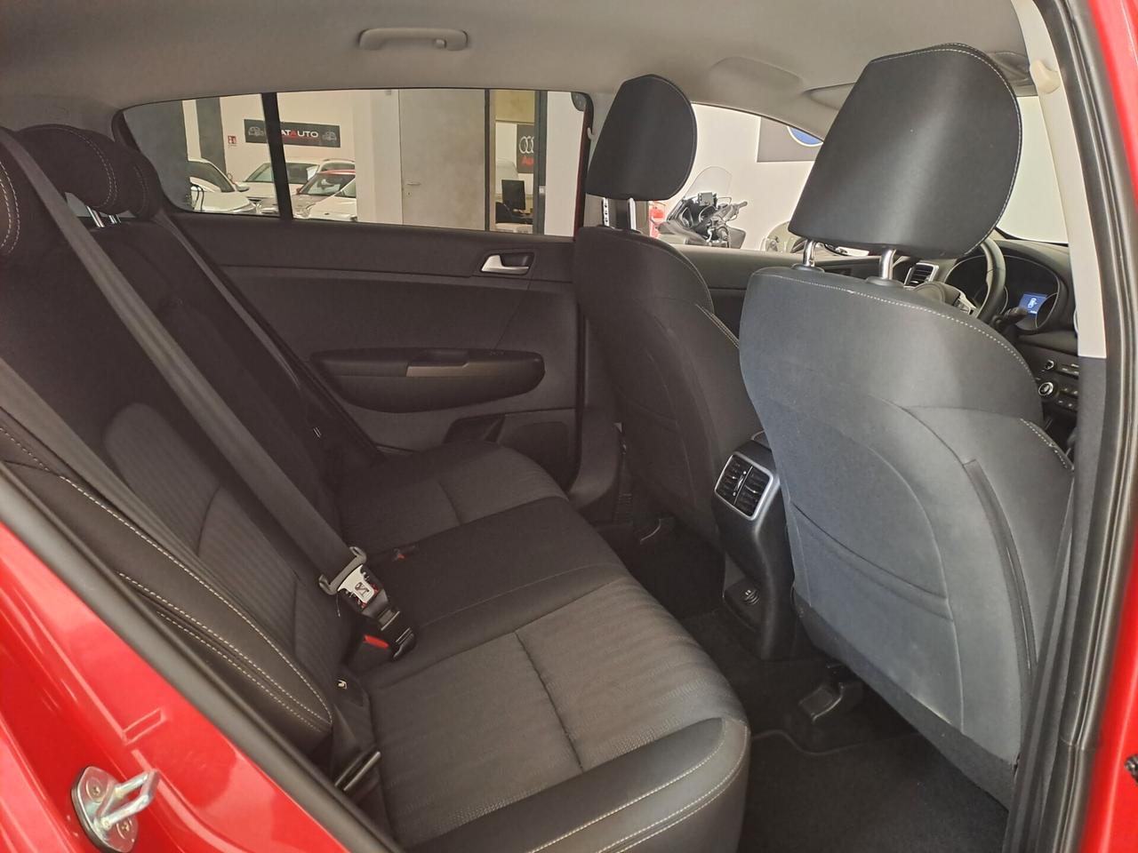Kia Sportage 1.6 CRDI 136 CV 2WD Mild Hybrid Business Class