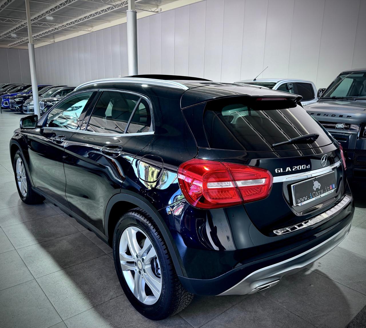 Mercedes-Benz GLA 200d 136CV Executive Tetto Apribile