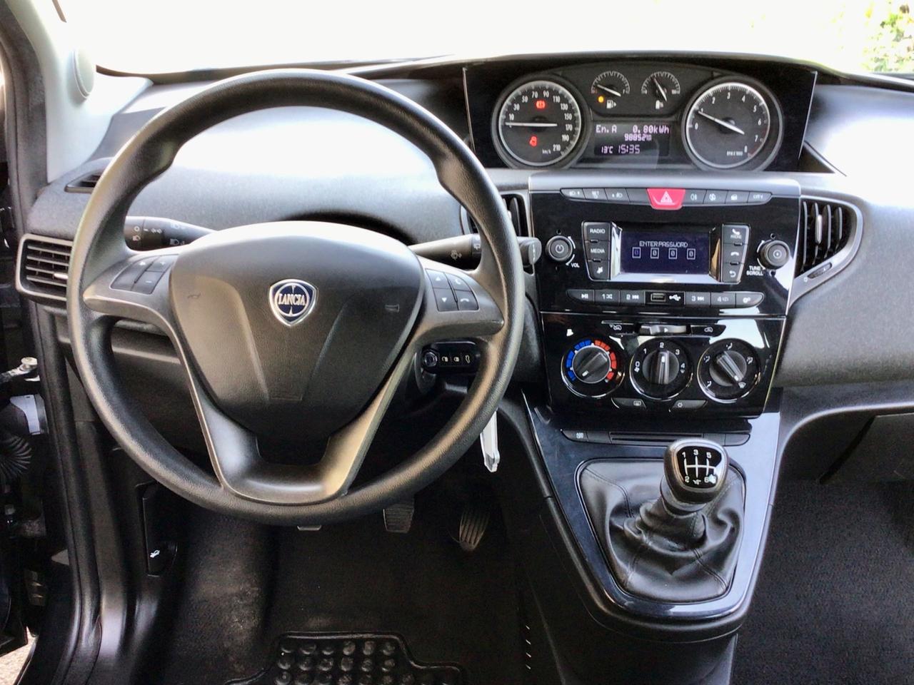 Lancia Ypsilon 1.0 70Cv FireFly 5 porte Hybrid Silver