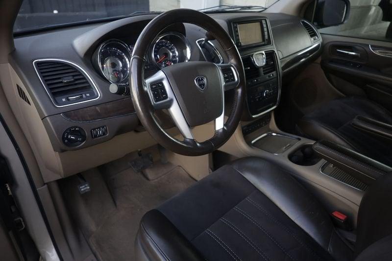 Lancia Voyager Lancia Voyager 2.8 Turbodiesel Platinum 163 CV ANNO 2013