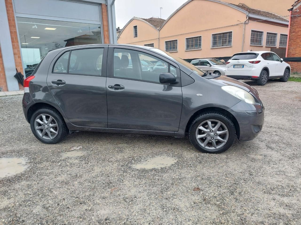 Toyota Yaris 1.0 5 porte UNICO PROPRIETARIO 12 MESI GARANZIA