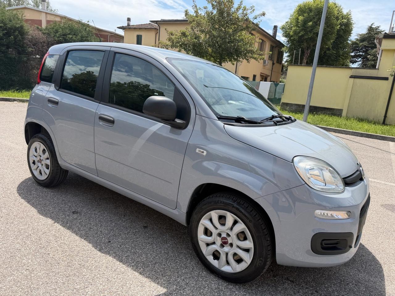 Fiat Panda 0.9 METANO - NEOPATENTATI - 12 MESI DI GARANZIA -