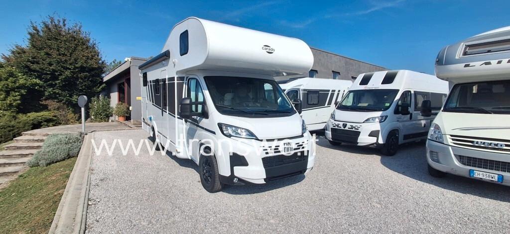 Carado A364 Camper mansarato con letto matrimoniale e maxi garage