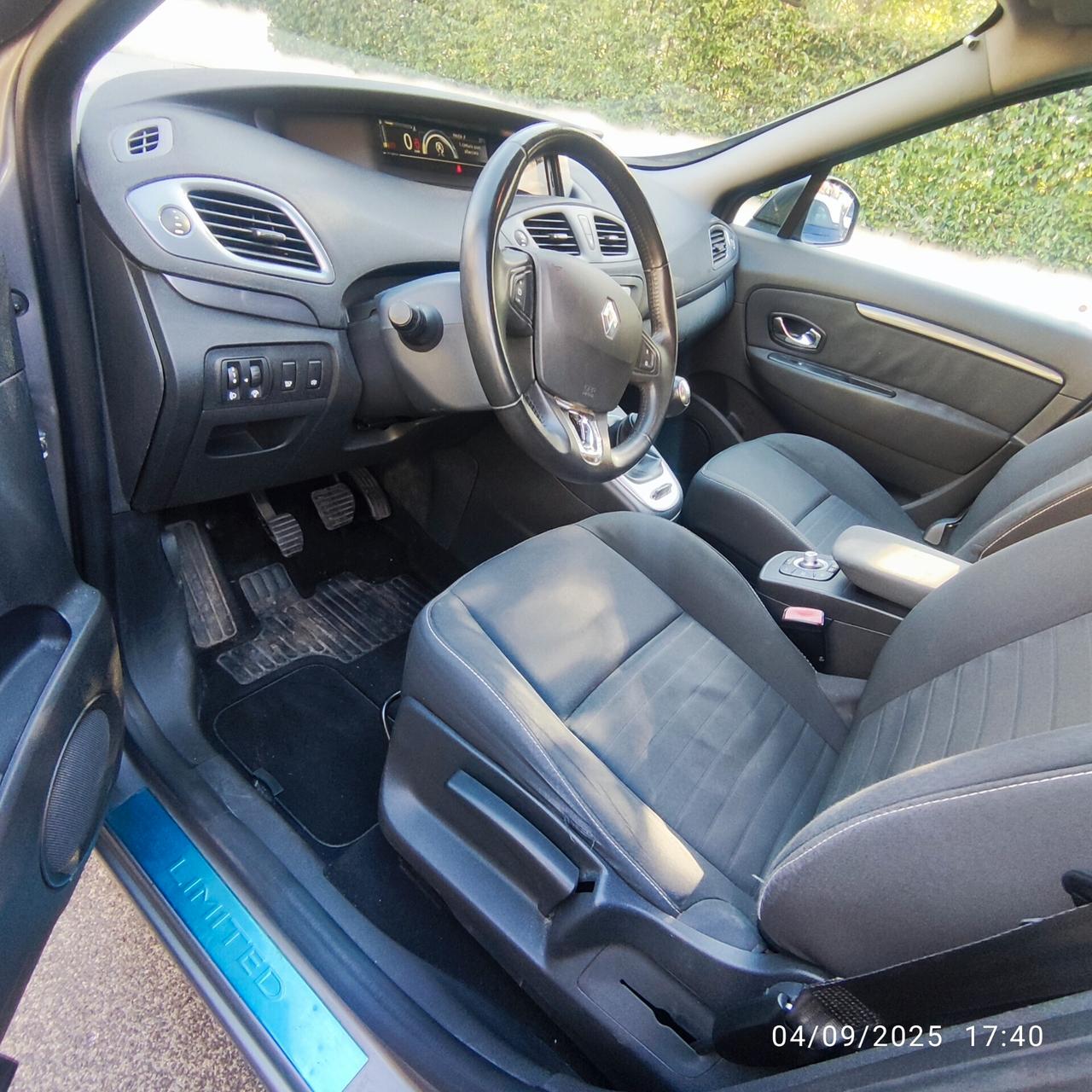 Renault Scenic Scénic XMod dCi 110 CV EDC Limited