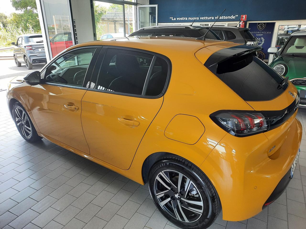 Peugeot 208 ALLURE PACK 100CV S&S