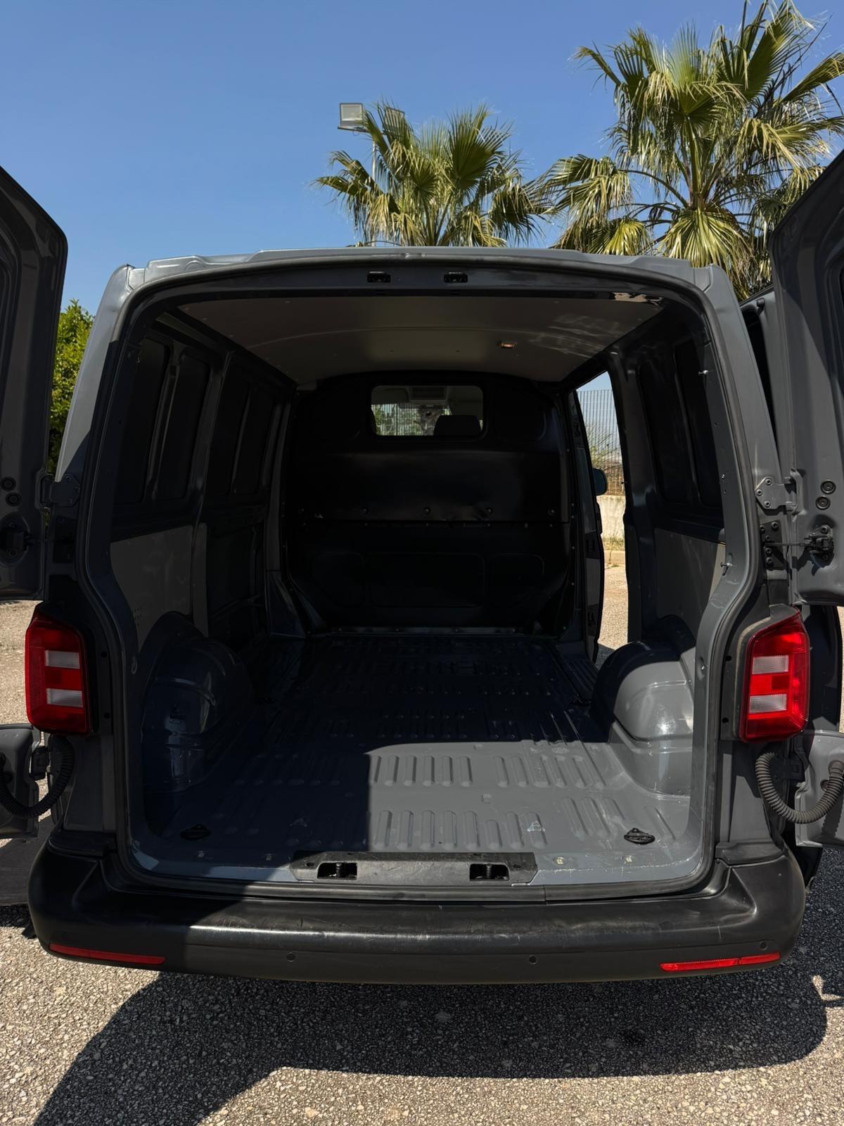 Volkswagen Transporter 2.0 TDI 150CV DSG CAMBIO AUTOMATICO