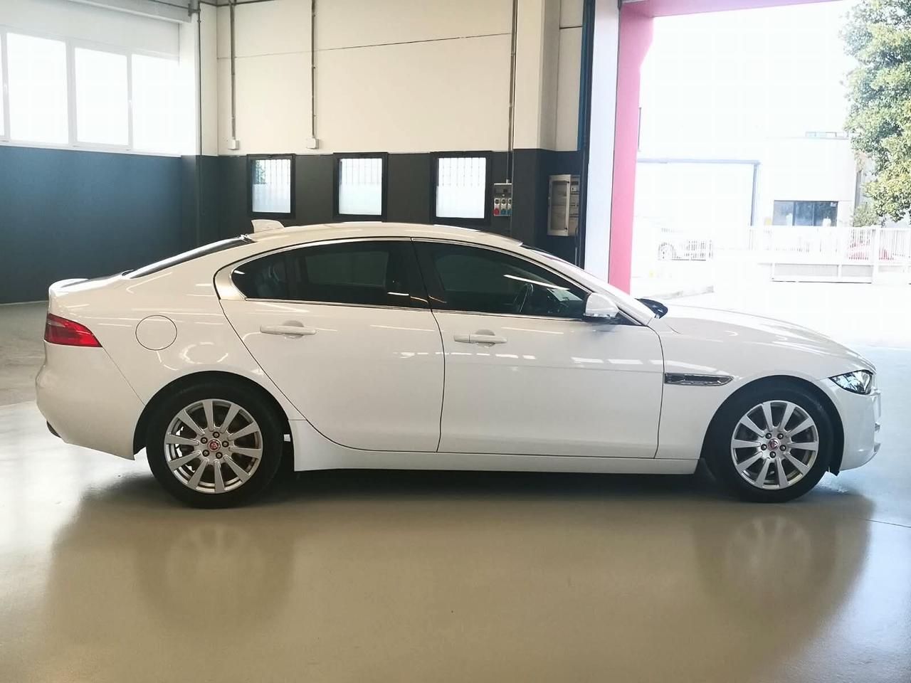 Jaguar XE 2.0 D 180 CV aut. ***PELLE***NAVI***