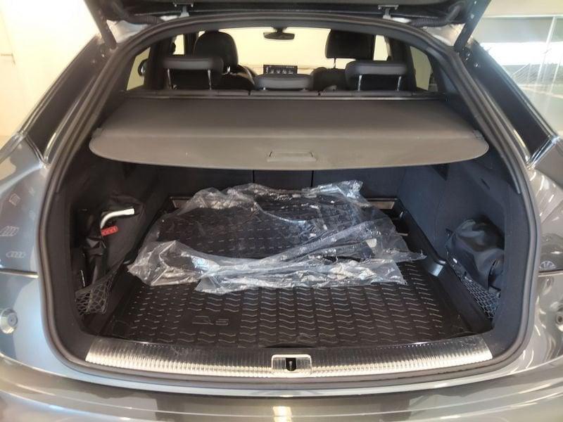 Audi Q5 Q5 Sportback 40 2.0 tdi mhev 12V Identity Black quattro s-tronic