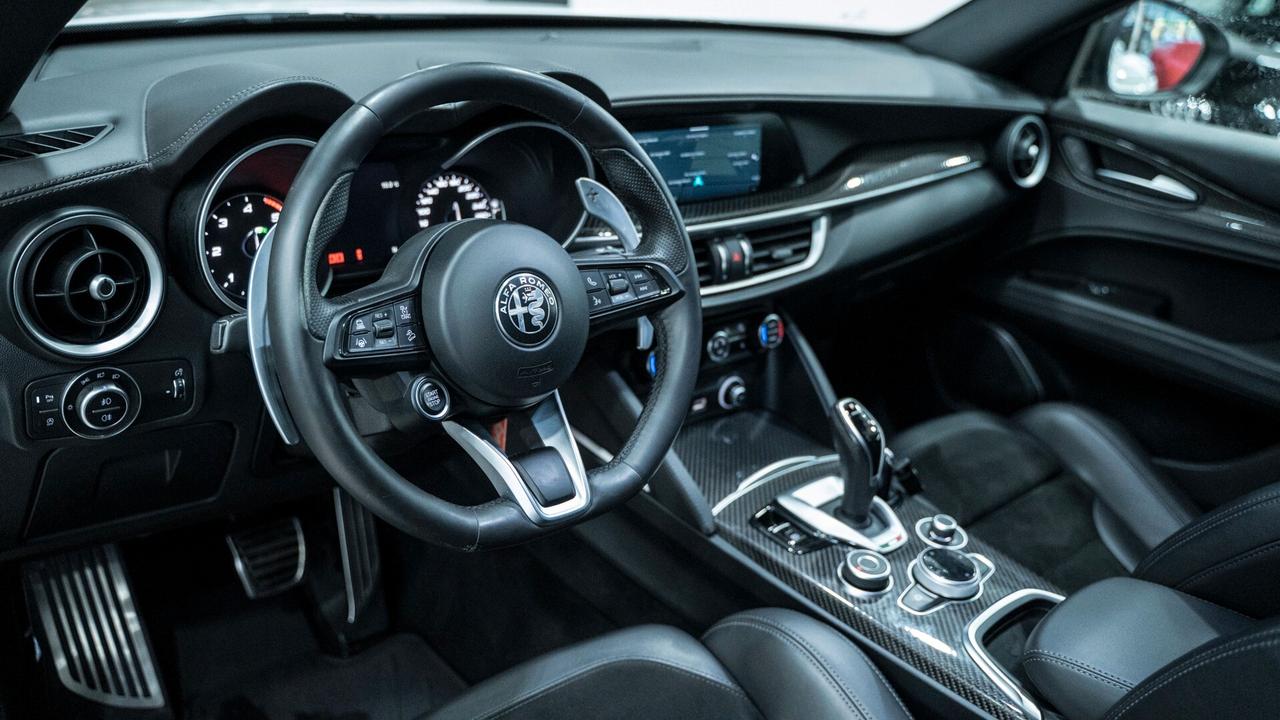 Alfa Romeo Stelvio VELOCE 2.2 Ti Q4 210 CV 20" CARBON AUTO XENO FULL
