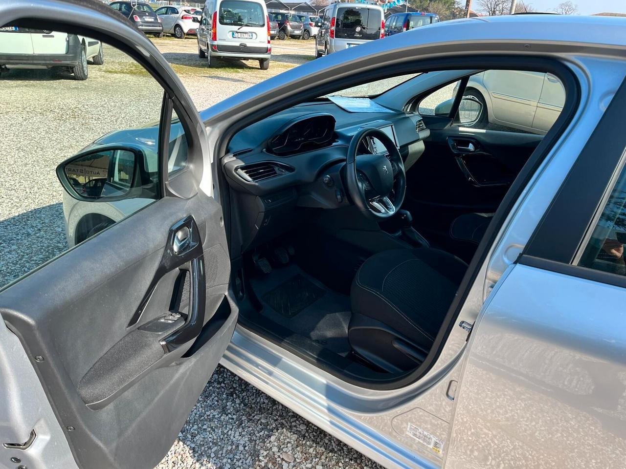 Peugeot 208 PureTech 82 5 porte Allure