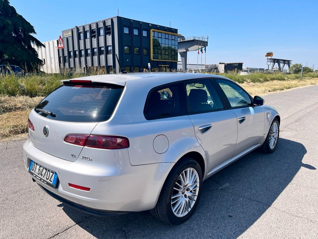 Alfa Romeo 159 1.9 JTDm Sportwagon Distinctive