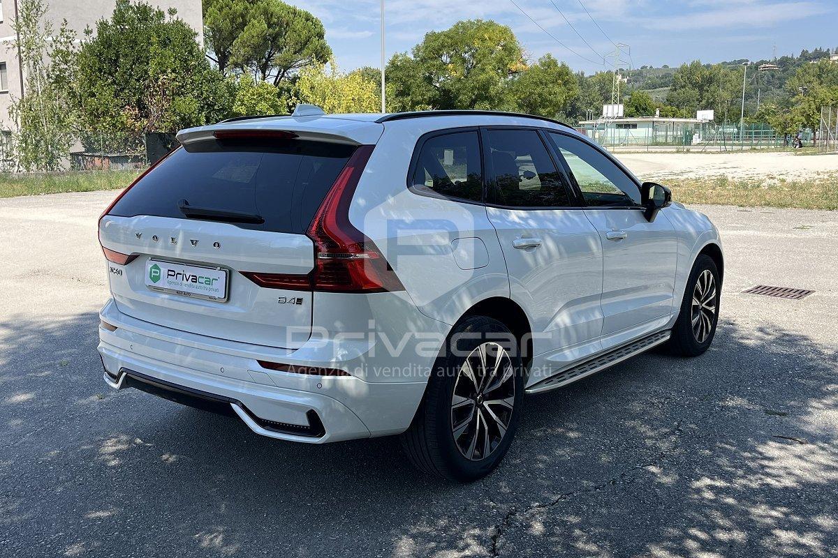 VOLVO XC60 B4 (d) AWD automatico Plus Dark