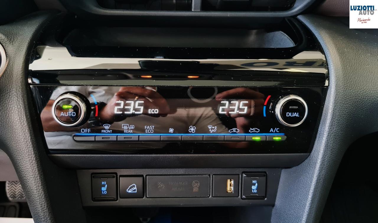 Toyota Yaris Cross 1.5 HYBRID 4WD LOUNGE