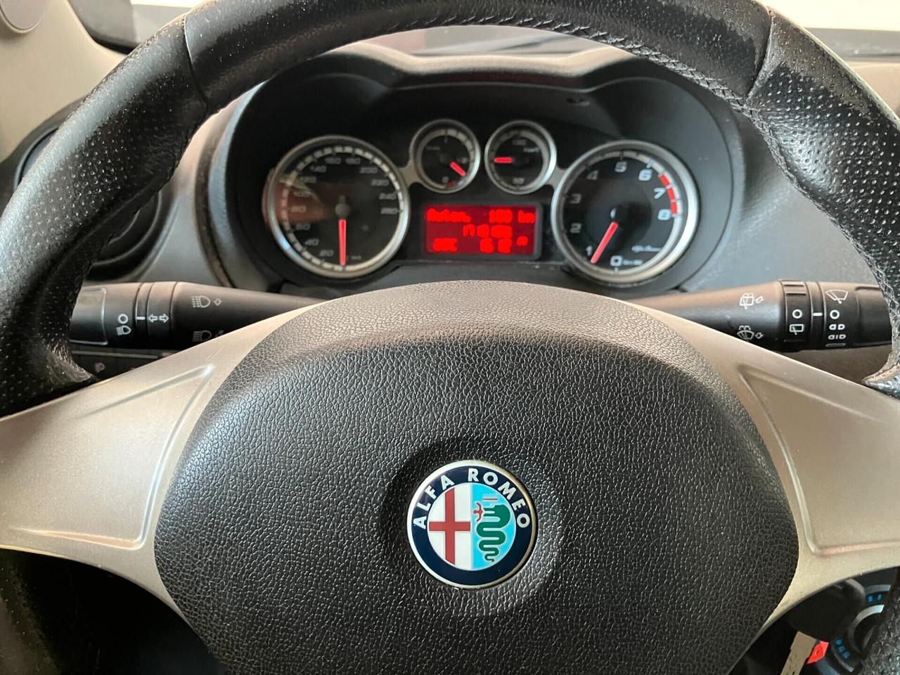 Alfa Romeo MiTo 1.4 NEOPATENTATI Distinctive Sport Pack