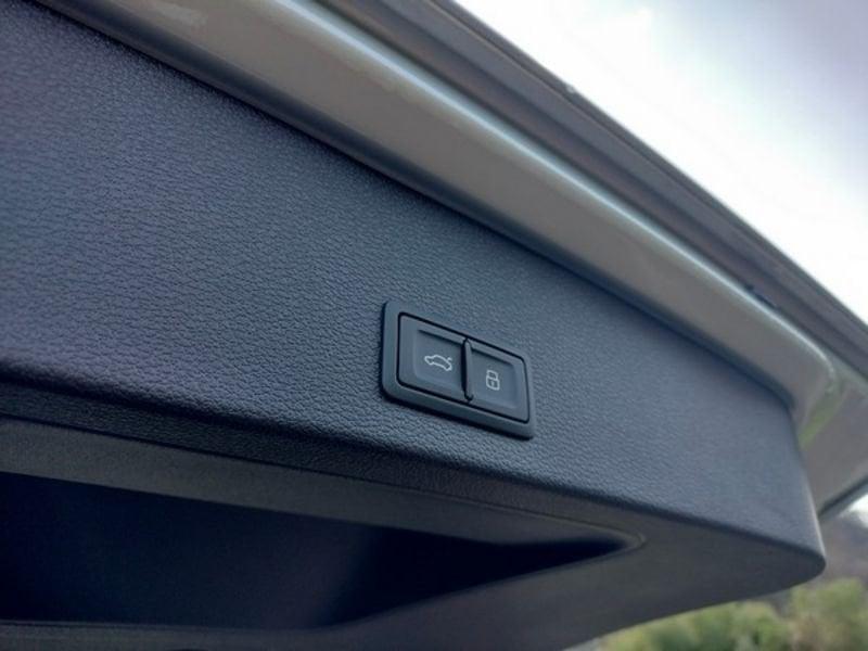 Audi Q2 2.0 30 TDI S LINE Interno ed esterno