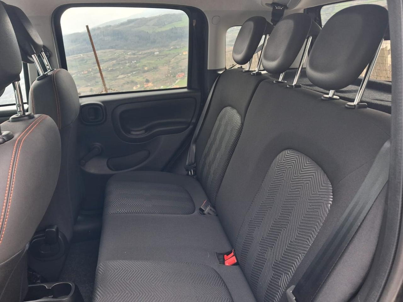 Fiat Panda 1.0 FireFly S&S Hybrid Garmin