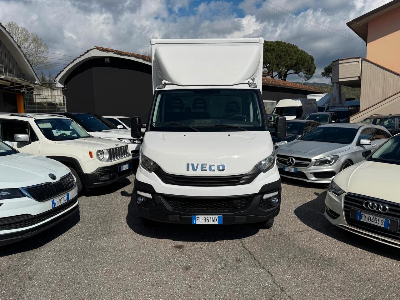 Iveco Daily 2.3 116CV Diesel - 3 POSTI
