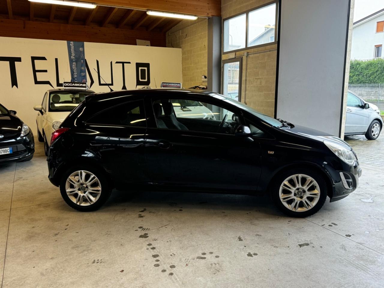 Opel Corsa 1.2 3 porte Club