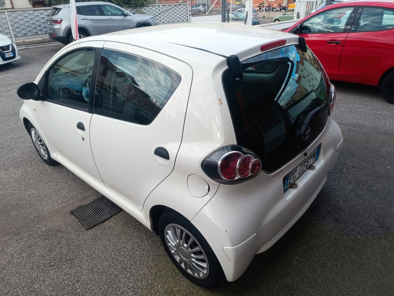 Toyota Aygo 1.0 12V VVT-i 5 porte Now