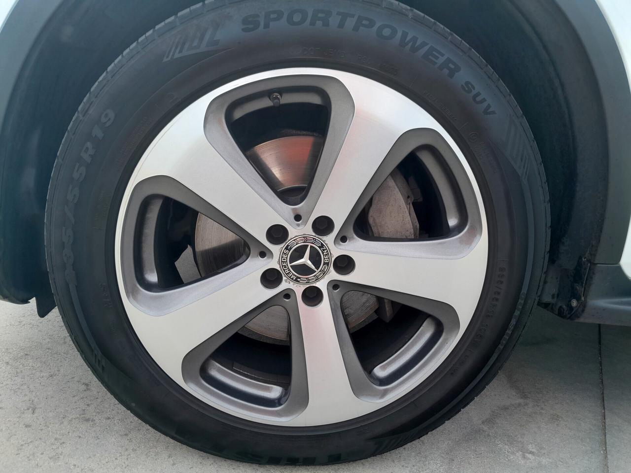 MERCEDES-BENZ GLC 220 D 4MATIC PREMIUM