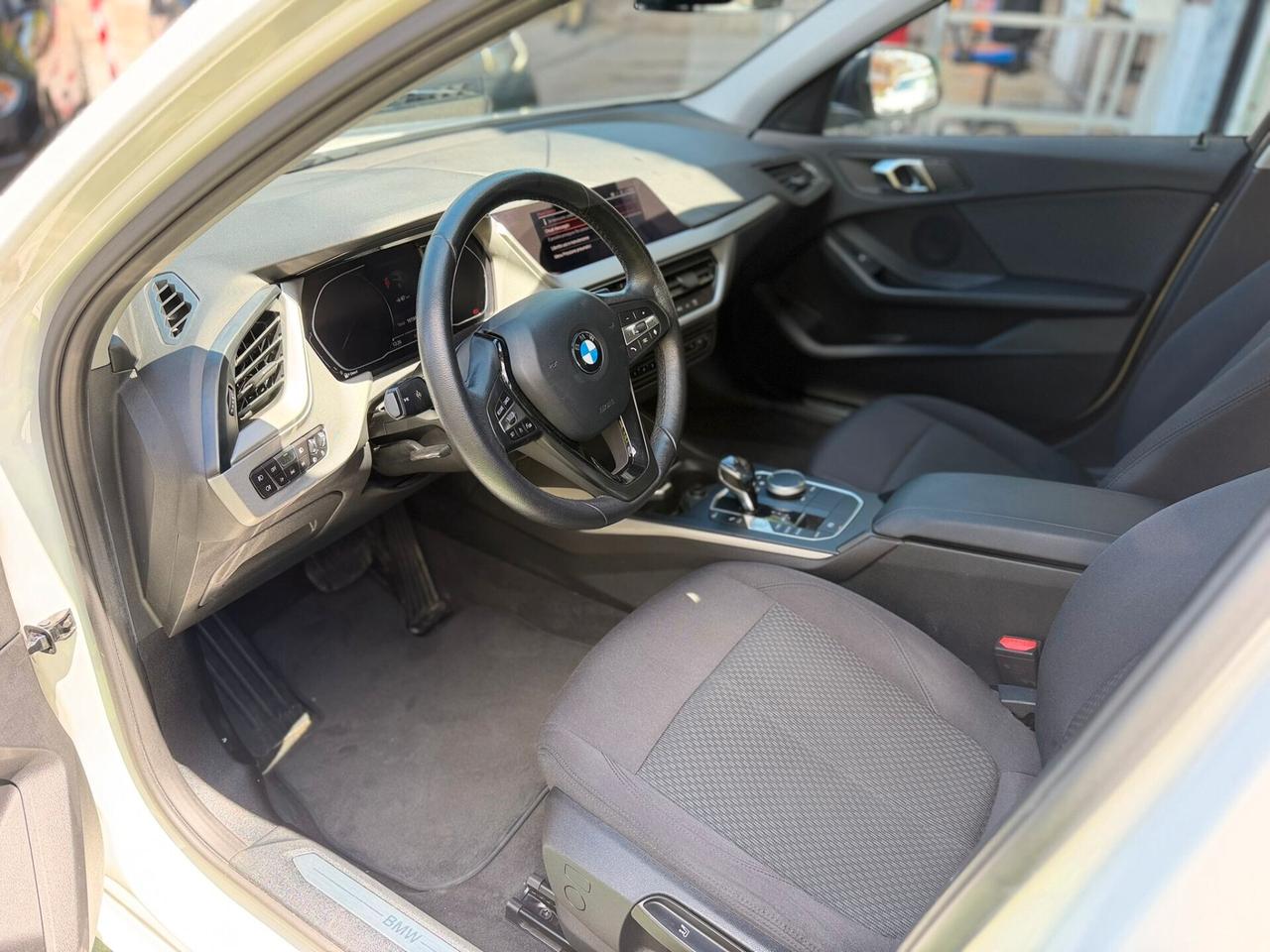 Bmw 116d 5p. Sport