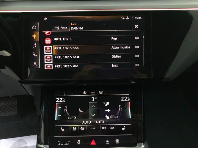 AUDI e-tron quattro