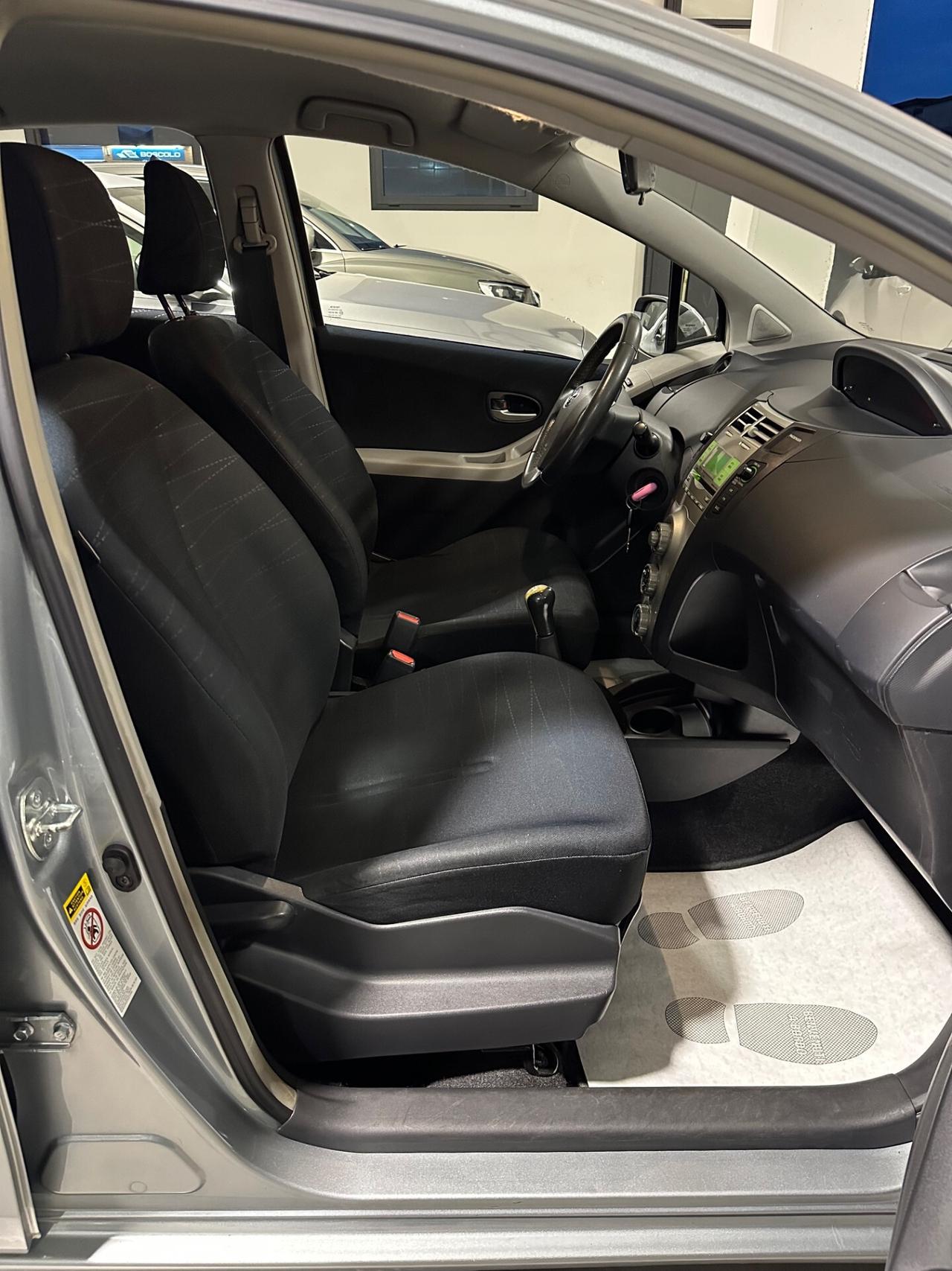 Toyota Yaris 1.3 5 porte Navi