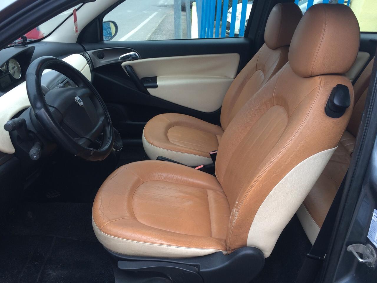 Lancia Ypsilon 1.4 16V Platino tagliandata con cinta distrib. eseguita a km 212000