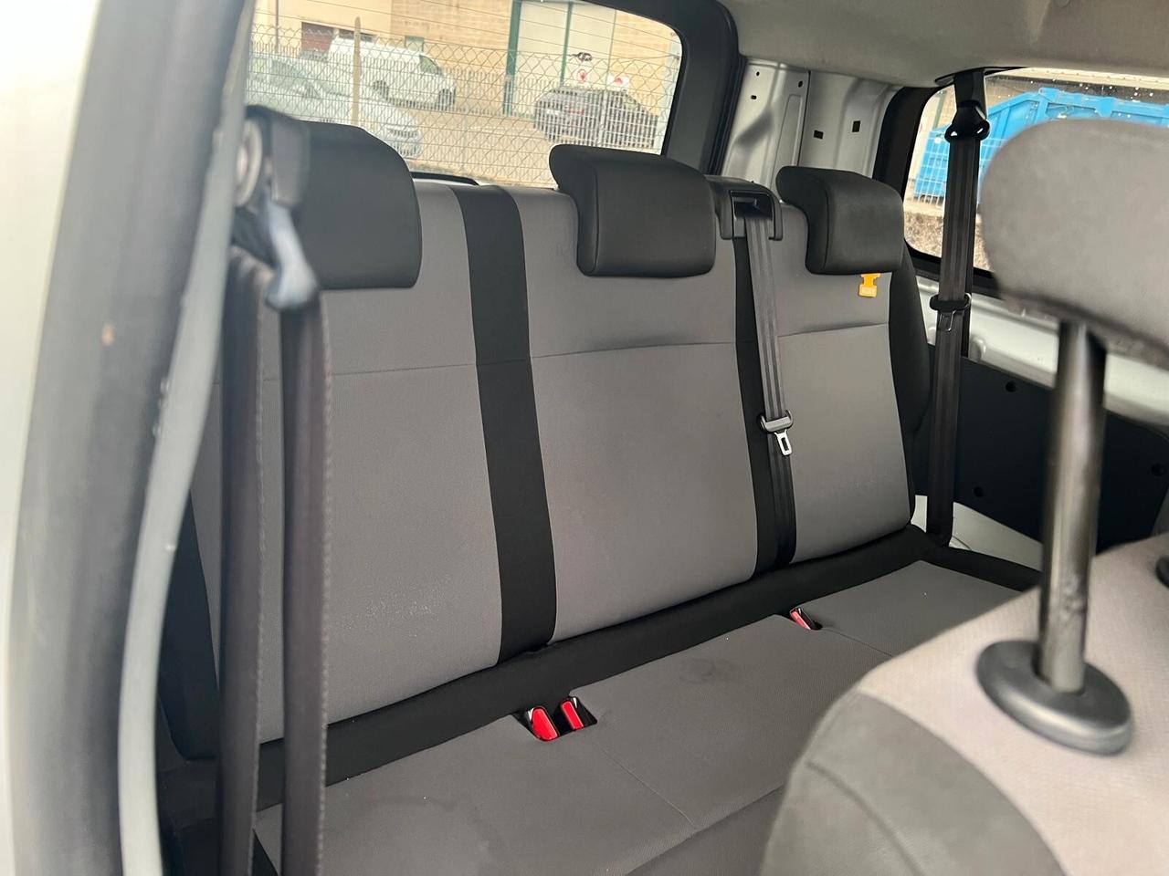 Peugeot Expert BlueHDi 115 S&S PL-TN Combi Standard 9 POSTI