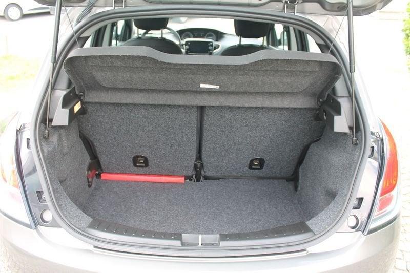 Lancia Ypsilon 1.0 FireFly 5 porte S&S Hybrid Gold