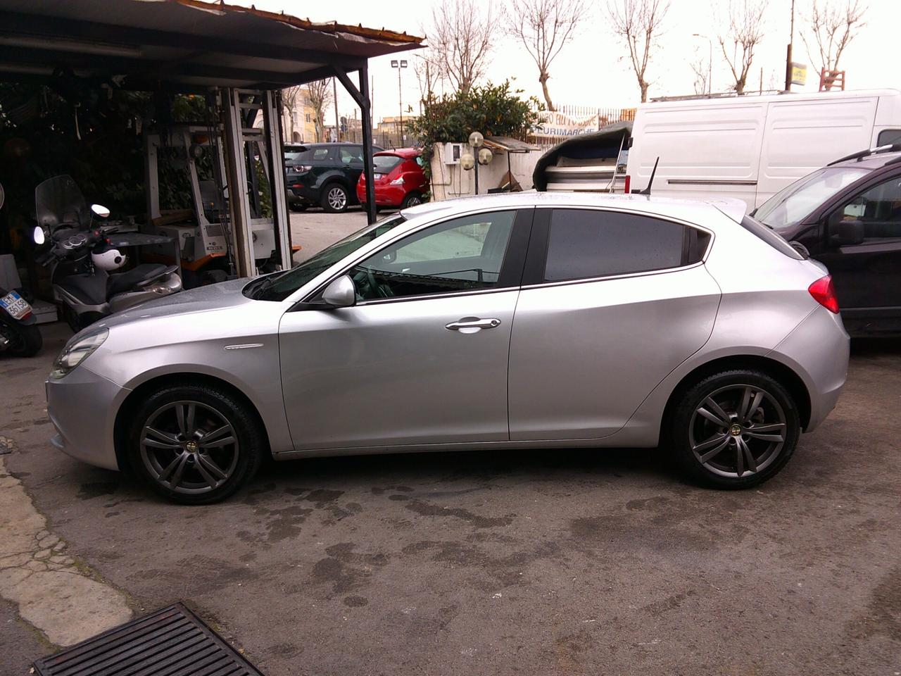 Alfa Romeo Giulietta 1.4 Turbo 120 CV GPL Distinctive 14