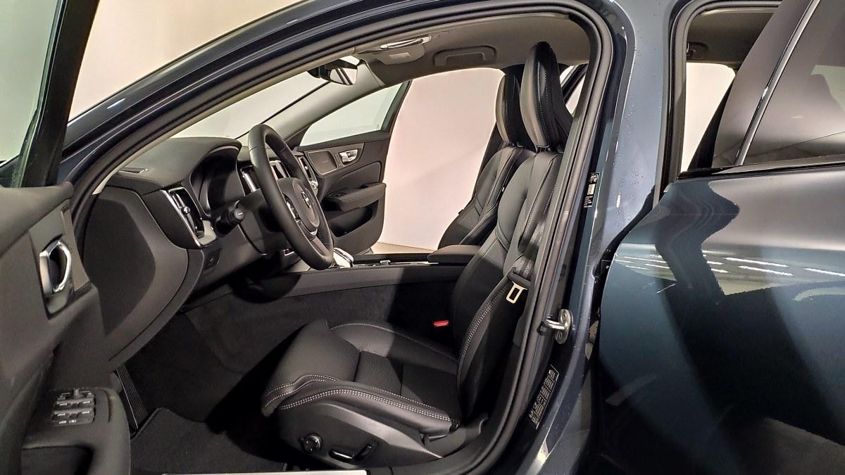 VOLVO V60 B4 Mild Hybrid Automatico Plus Dark