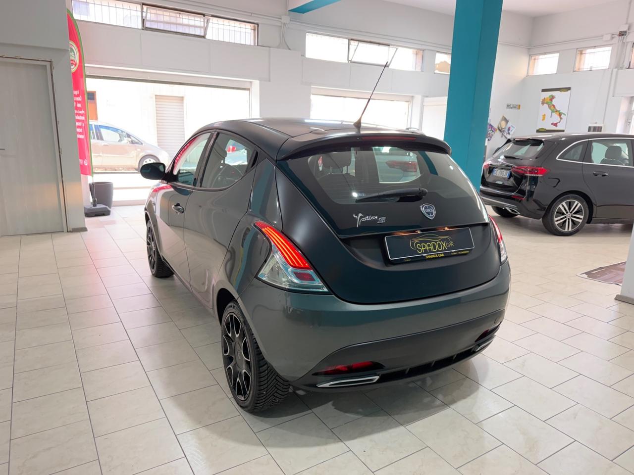 LANCIA YPSILON 1.2 BENZINA MOMO DESIGN S