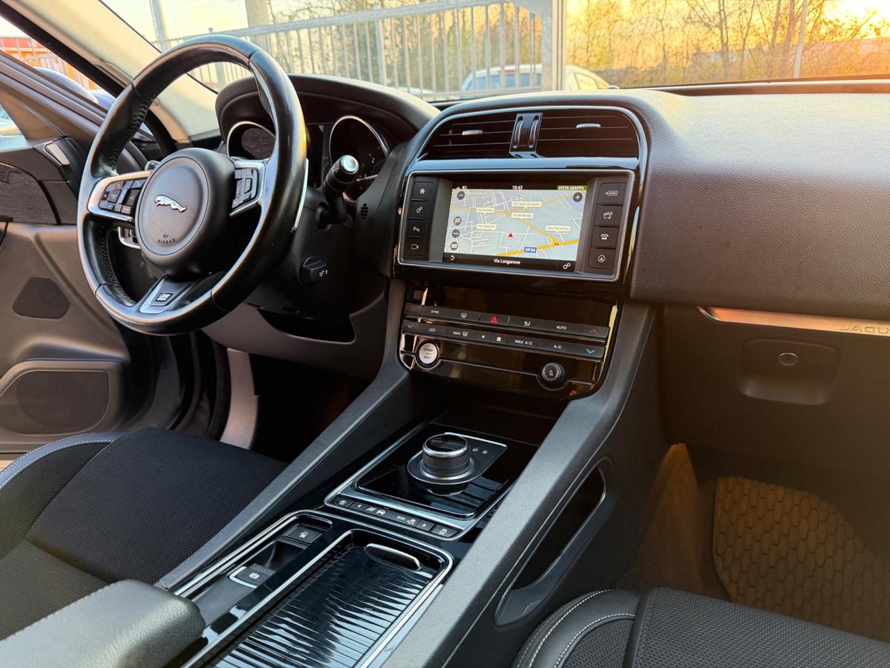 Jaguar F-Pace 2.0 D 180CV R-Sport BLACK EDITION 30 di 100