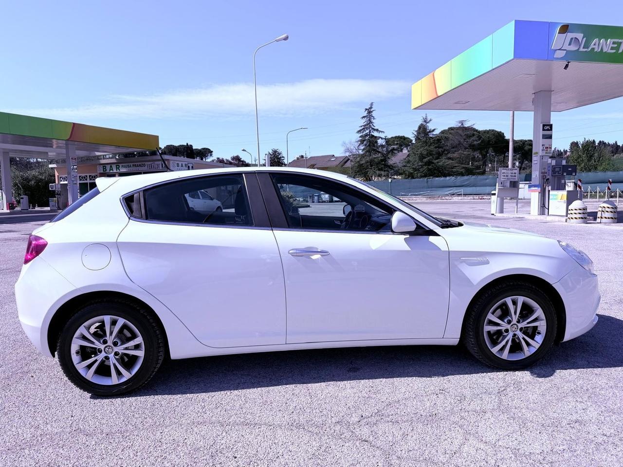 Alfa Romeo Giulietta 1.6 JTDm-2 105 CV Ok neopatentati