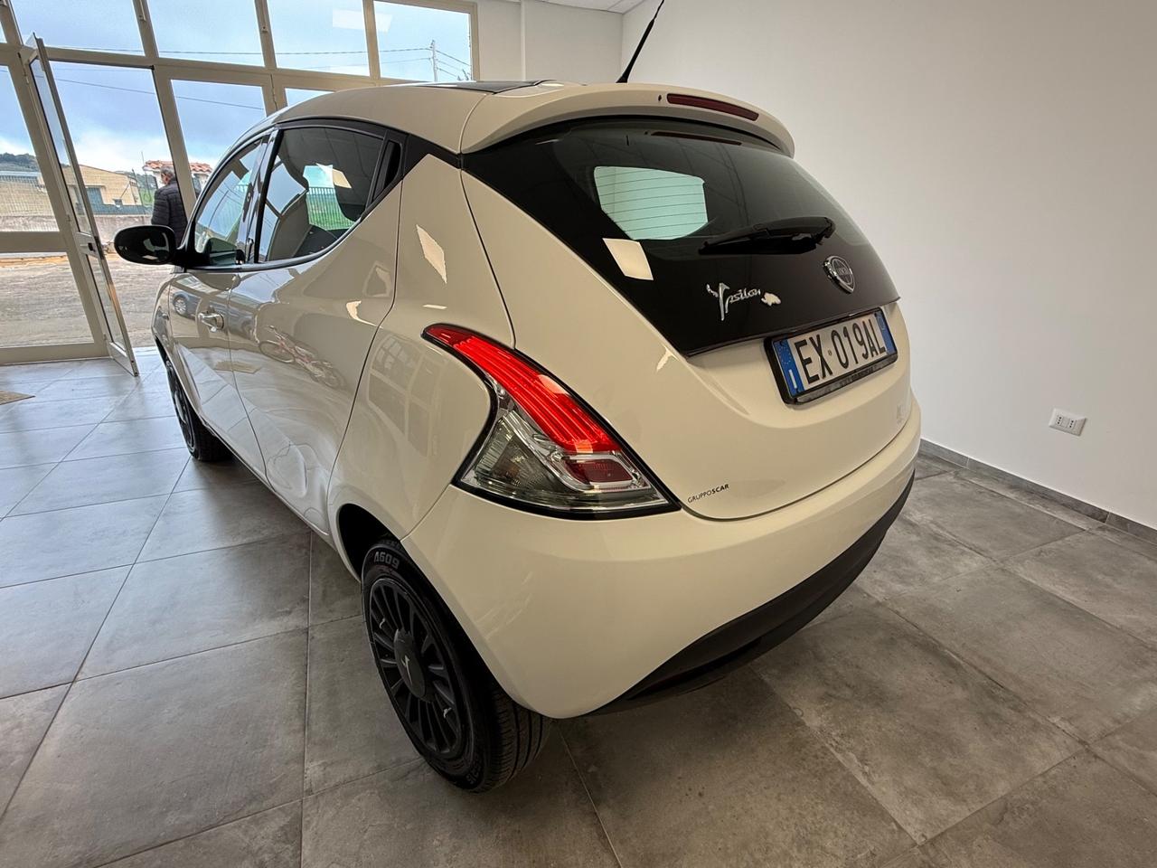 Lancia Ypsilon 0.9 TwinAir 85 CV 5 porte Metano Ecochic Gold