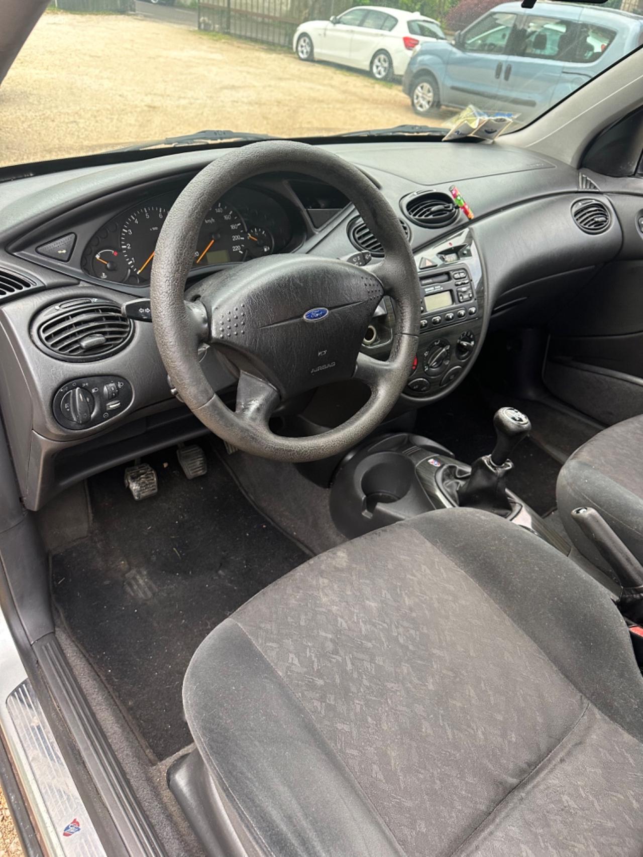 Ford FOCUS 1.6i 16V 5p. GHIA KMCERT