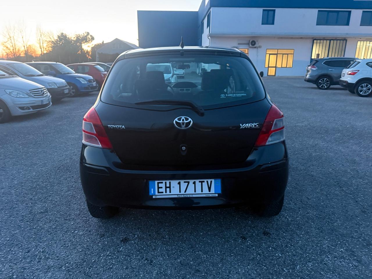 Toyota Yaris 1.0 5 porte Sol