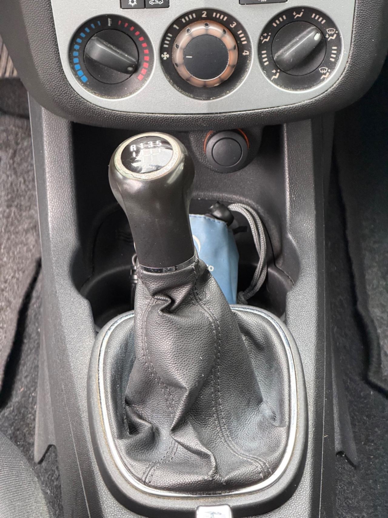 Opel Corsa 1.2- GPL 11-2030- Neopatentati